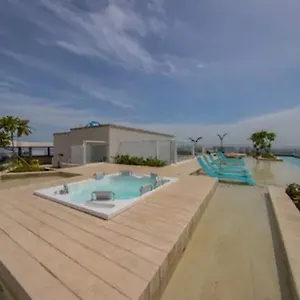 Martinique Cielo Mar Cartagena